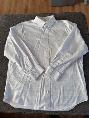 Classic Men's Light Blue/White Check Dress Shirt - Button-Down 16 1/2, 32-33